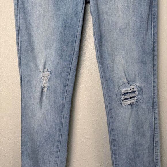 Guess Sienna curvy fit medium rise curvy skinny distressed jeans 27 - Picture 4 of 13